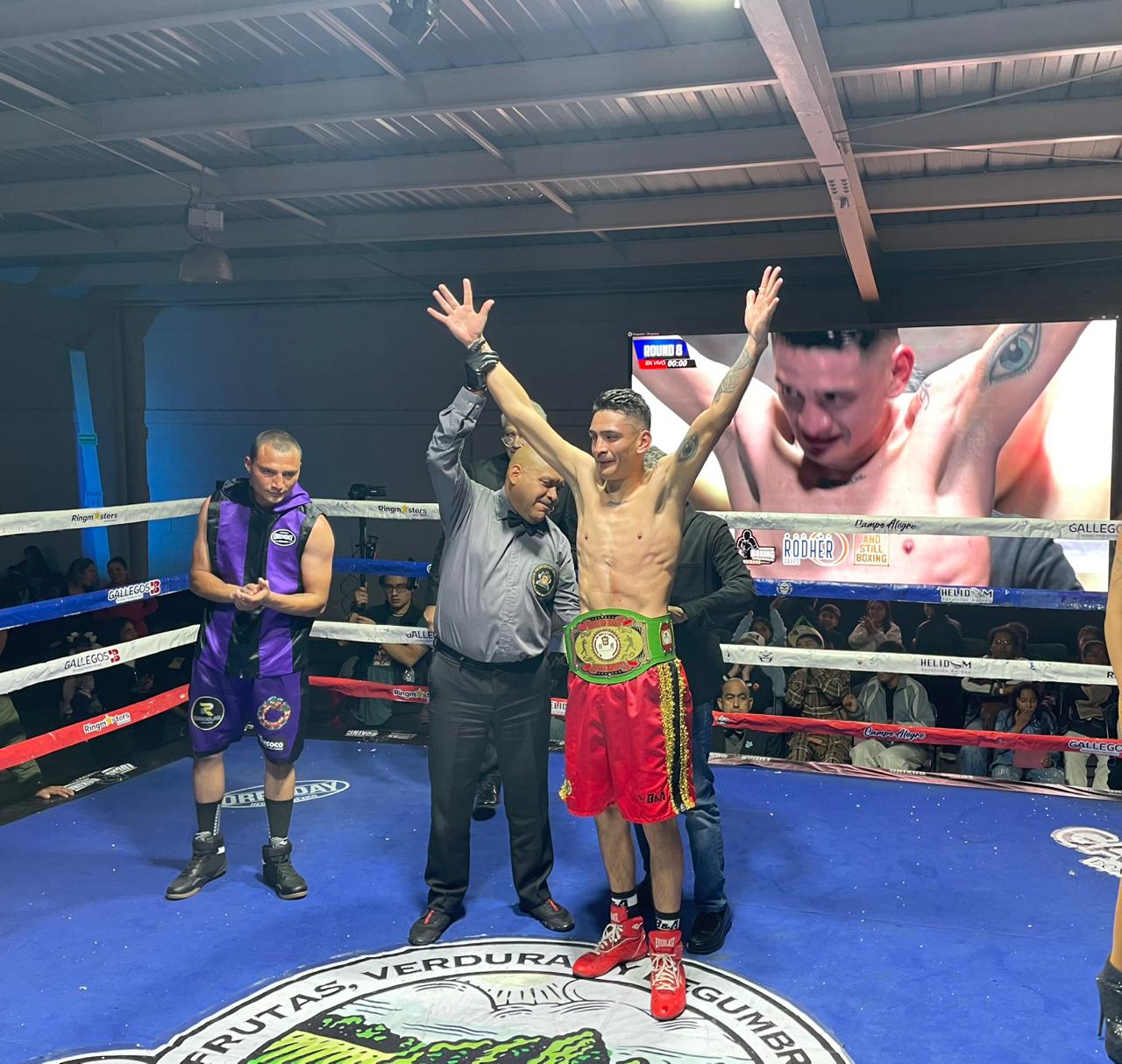 PAJARITO ESTRADA JR. CONQUISTA EL CAMPEONATO EDOMEX SUPERPLUMA